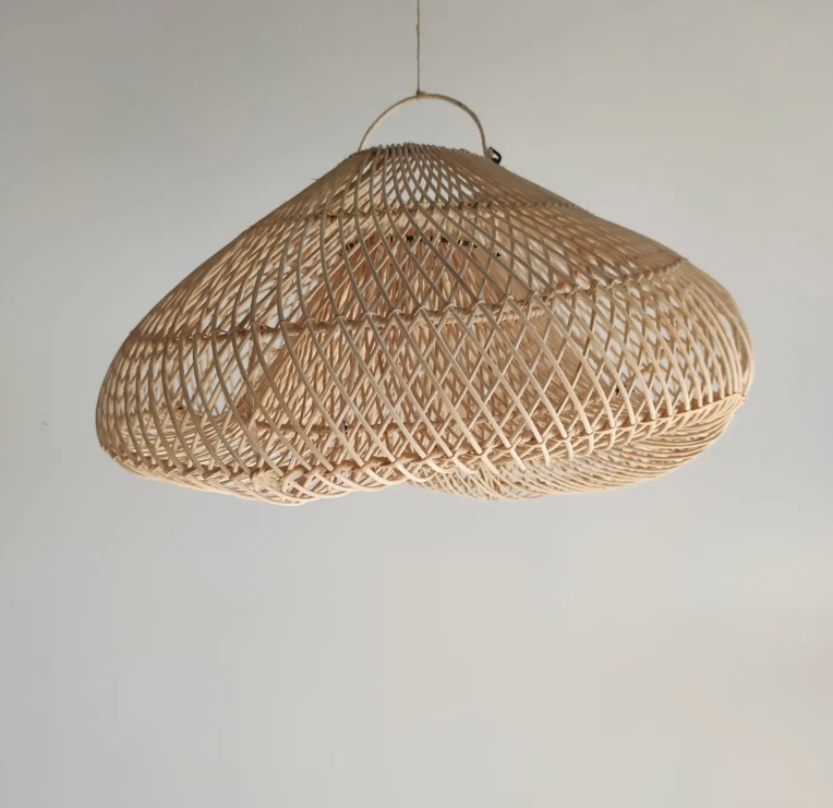 L’Aube Organique – Suspension Sculpturale en Rotin Tressé