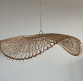 L’Ondine 75 – Grande Suspension Sculpturale en Rotin Tressé