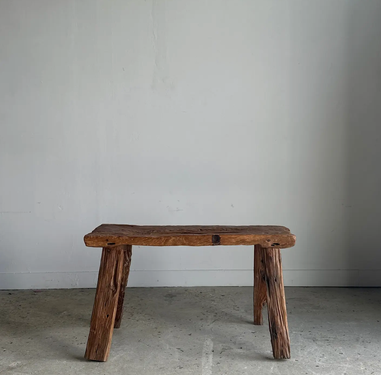 L'Écrin Matahari – Banc de Repos en Teck Upcyclé et Design Organique