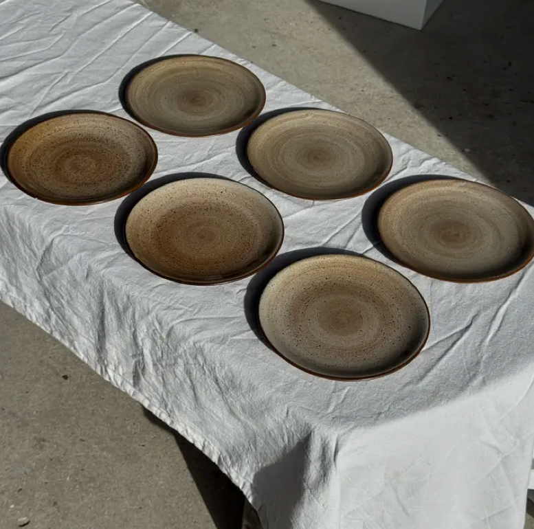 Écrin Tolède – Set de 6 Assiettes de Dégustation en Grès Minéral