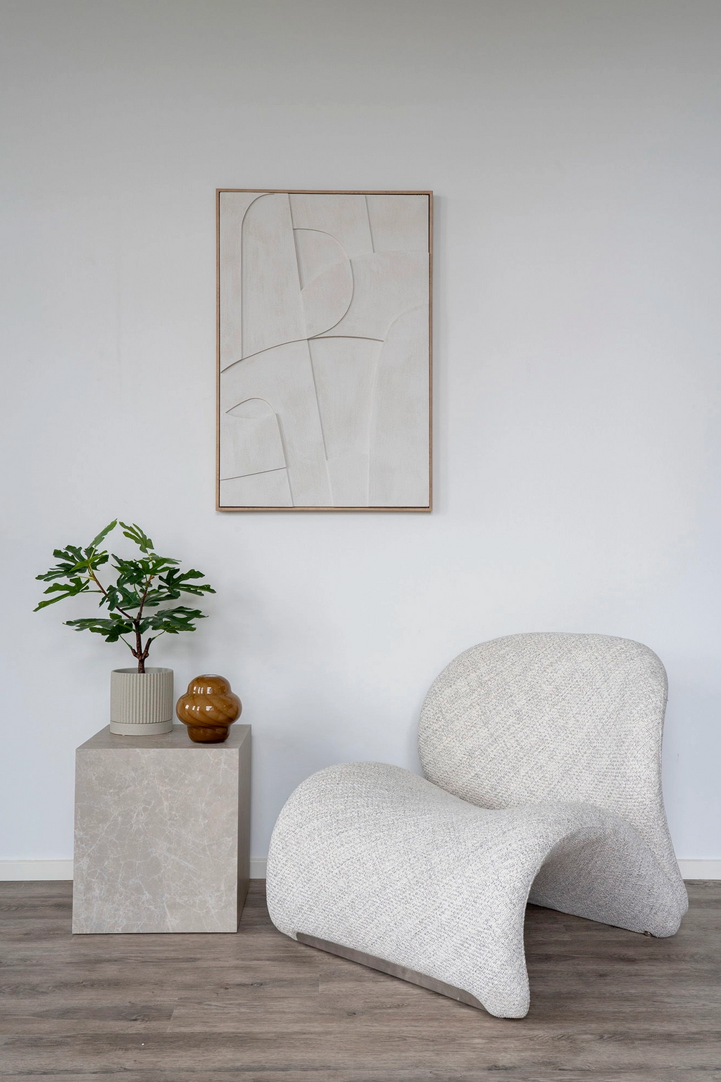 Le Sofia – Fauteuil Enveloppant Sculptural Sable
