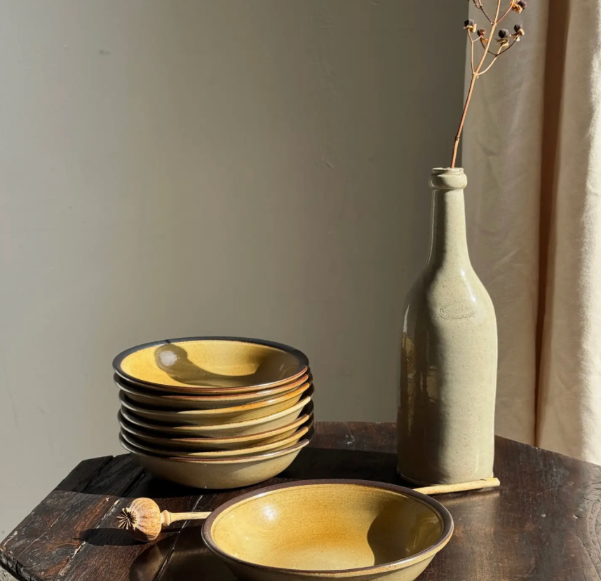 L'Ensemble Saint-Simon — Service de 8 Assiettes Creuses en Grès Brutaliste (D19,5 cm)